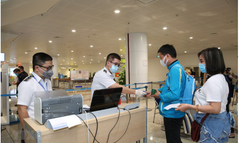 H&#224; Nội khẩn trương x&#226;y dựng quy tr&#236;nh c&#225;ch ly thu ph&#237; người nhập cảnh