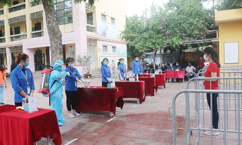 Ngày 11/6, 93.000 học sinh thi vào lớp 10 TP Hà Nội hoàn thành thủ tục dự thi trực tuyến