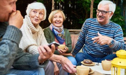Tương tác xã hội có thể dự đoán sự suy giảm nhận thức