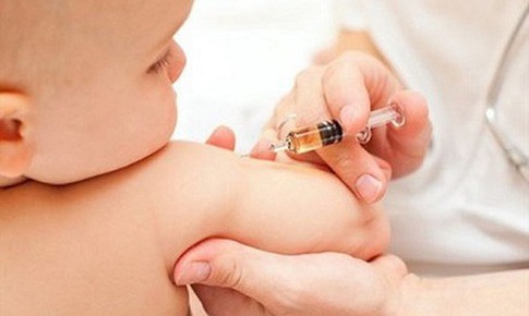 Báo động tình trạng tiêm chủng giảm xuống trong dịch COVID-19