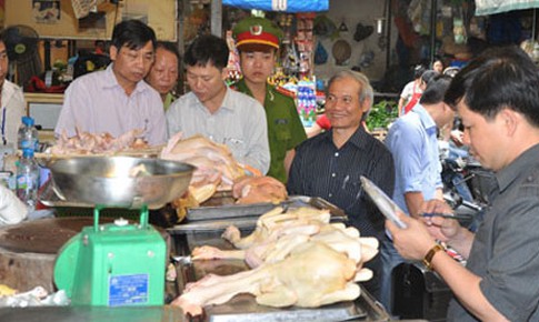 Cảnh b&#225;o giả danh c&#225;n bộ Chi cục An to&#224;n vệ sinh thực phẩm để b&#225;n t&#224;i liệu