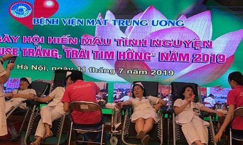Ngày hội “Blouse trắng, trái tim hồng”, thu được 154 đơn vị máu cứu bệnh nhân