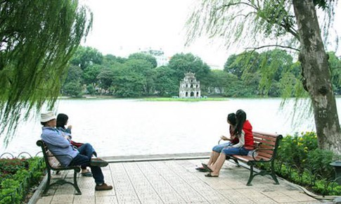Bắc Bộ se lạnh, Trung Bộ có mưa rào rải rác