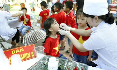 B&#225;o động trẻ em Việt bị thừa c&#226;n, b&#233;o ph&#236; gia tăng nhanh ch&#243;ng