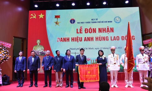 Đại Học Y Dược TP.HCM: Đ&#243;n nhận danh hiệu Anh h&#249;ng Lao động thời kỳ đổi mới