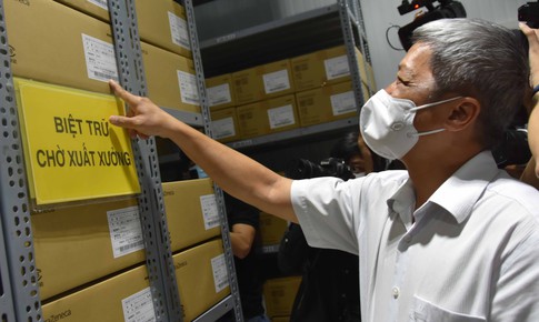 PHÓNG SỰ ẢNH: Cận cảnh nơi bảo quản 836.000 liều vắc xin cho chiến dịch tiêm chủng tại TP. Hồ Chí Minh
