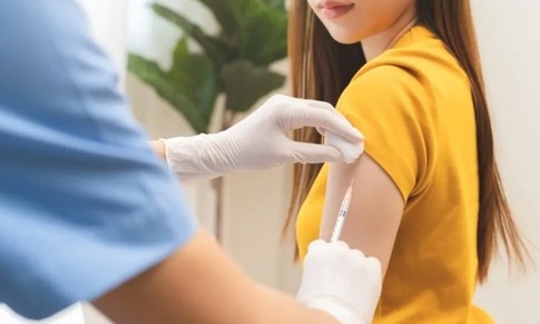 Phụ nữ từng quan hệ tình dục vẫn nên tiêm phòng HPV