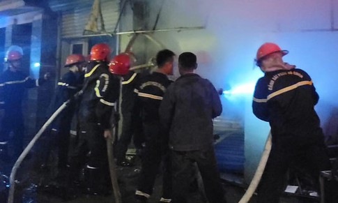 Kịp thời dập tắt vụ cháy nhà dân ở TP Vinh