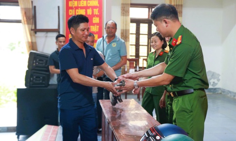 Nhiều c&#225;ch l&#224;m hay của C&#244;ng an Nghệ An trong thu hồi vũ kh&#237;, vật liệu nổ