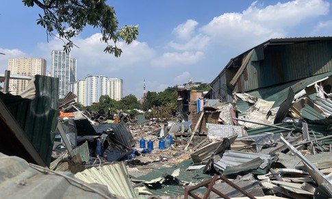 Hiện trường vụ cháy tại Phùng Khoang: Xung quanh có gì?