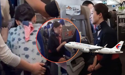 Hành khách bắt tiếp viên quỳ gối xin lỗi ở Trung Quốc bị cấm bay vĩnh viễn
