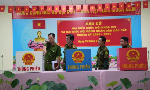 Công an TPHCM tăng cường tuần tra, bảo đảm an ninh trước giờ bầu cử