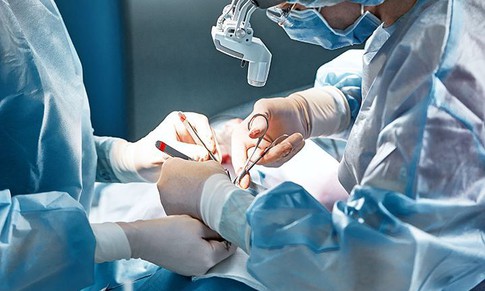 Nam sinh 14 tuổi phải cắt bỏ tinh hoàn do nhập viện muộn: Dấu hiệu nhận biết sớm xoắn tinh hoàn ai cũng nên biết