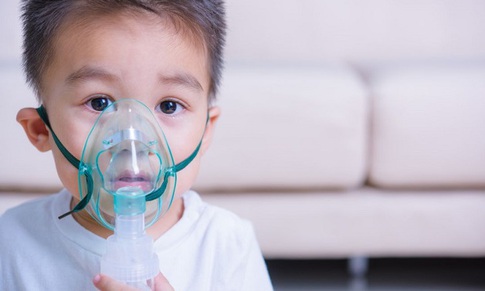 Chăm sóc trẻ bị viêm phế quản đúng cách giúp nhanh hồi phục