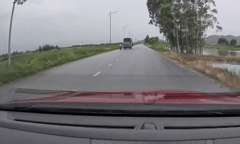Camera ghi lại vụ tai nạn khiến 1 người tử vong tại Bắc Ninh, CSGT cảnh báo điều này