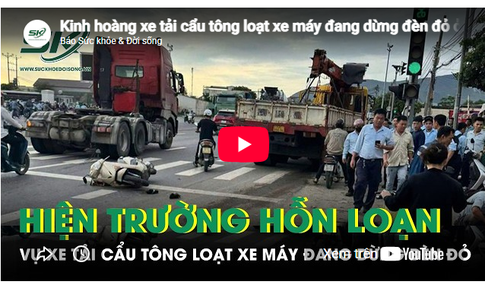 Kinh hoàng xe tải cẩu tông loạt xe máy đang dừng đèn đỏ ở Hà Tĩnh, hiện trường hỗn loạn
