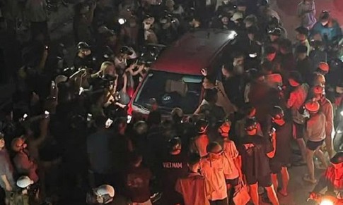 Điều tra vụ hàng trăm người tụ tập livestream một chiếc ô tô ở Thái Nguyên
