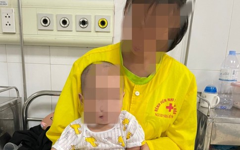 Cứu sống trẻ 10 th&#225;ng tuổi t&#237;m t&#225;i, kh&#243; thở do h&#243;c hạt lạc