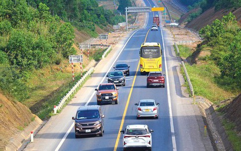 Thủ tướng: Đầu tư sớm nhất n&#226;ng cấp c&#225;c cao tốc 2 l&#224;n xe, thiếu trạm dừng nghỉ
