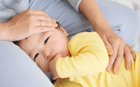 3 lưu &#253; chăm s&#243;c trẻ bị vi&#234;m họng tại nh&#224;