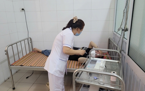 Bộ Y tế v&#224;o cuộc vụ c&#244;ng nh&#226;n nhập viện nghi do ngộ độc thực phẩm tại Huế