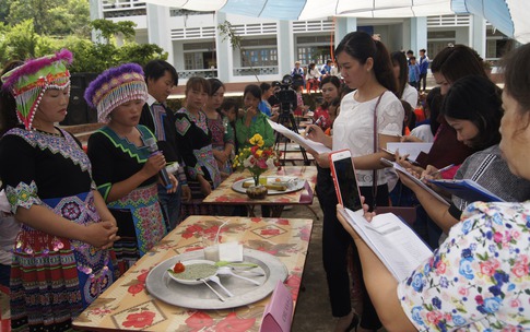 Bữa ăn đủ chất cho trẻ em v&#249;ng cao: Nỗ lực bền bỉ của ng&#224;nh y tế Lai Ch&#226;u