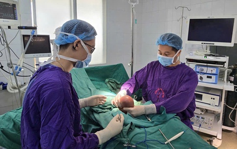 Cảnh b&#225;o từ ca ung thư tinh ho&#224;n ở người trẻ: Đừng giấu bệnh v&#236; xấu hổ