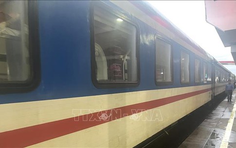 44 t&#224;u kh&#225;ch ngừng chạy, 21.000 v&#233; đ&#227; ho&#224;n trả do mưa lũ ở Trung Bộ