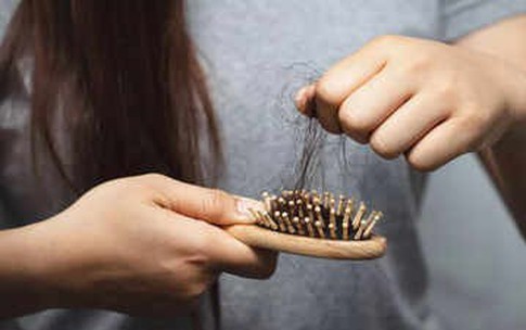 Điều &#237;t ai để &#253;: Sức khỏe đường ruột k&#233;m g&#226;y rụng t&#243;c