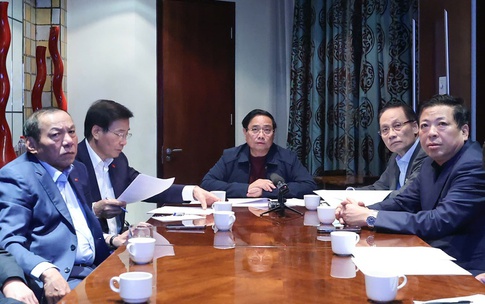 Từ Nam Phi, Thủ tướng chủ tr&#236; họp khẩn ứng ph&#243;, khắc phục hậu quả thi&#234;n tai ở c&#225;c tỉnh miền Trung