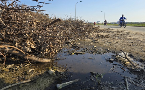 Nghệ An: R&#225;c chất th&#224;nh n&#250;i g&#226;y &#244; nhiễm