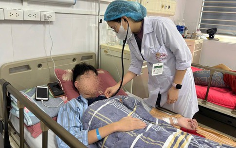 Nam sinh bị nhiễm khuẩn tụ cầu v&#224;ng nặng do lợn cắn