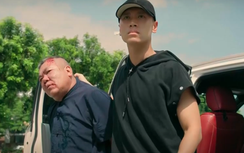 Nam diễn vi&#234;n &#39;Mưa đỏ&#39; v&#224; vai diễn ho&#224;n to&#224;n kh&#225;c biệt trong &#39;C&#225;ch em 1 milimet&#39;