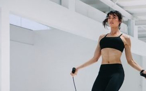 B&#237; quyết nhảy d&#226;y tại nh&#224; đốt mỡ hiệu quả gấp 3 lần đi bộ