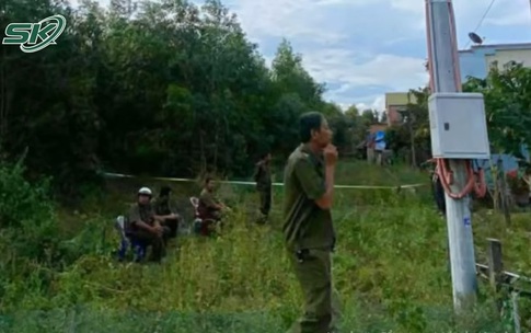 Người đ&#224;n &#244;ng tử vong tr&#234;n ghế với nhiều vết ch&#233;m g&#226;y r&#250;ng động, c&#244;ng an v&#224;o cuộc khẩn