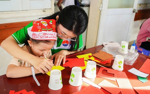 Gi&#225;ng sinh ấm &#225;p, lan tỏa y&#234;u thương tại bệnh viện