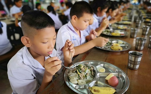 Th&#225;i Lan v&#224; m&#244; h&#236;nh Canteen chuẩn: Lời giải cho b&#224;i to&#225;n an to&#224;n thực phẩm học đường