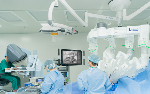 Bệnh viện T&#226;m Anh đưa robot thế hệ mới về Việt Nam, chi ph&#237; mổ chỉ bằng 1/10 quốc tế