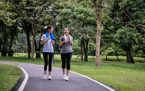 Đi bộ có thể giảm nguy cơ bệnh tim, cách đi bộ đúng và an toàn