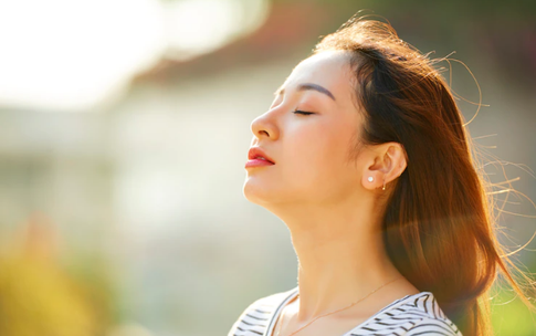 5 thói quen buổi sáng giúp giảm mỡ và giữ dáng lâu dài