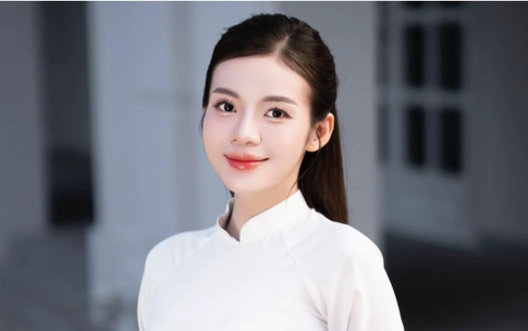 Quin Quin – gương mặt nổi bật từng tham gia &#39;Người đẹp du lịch Quảng B&#236;nh&#39; v&#224; nhiều chương tr&#236;nh cộng đồng