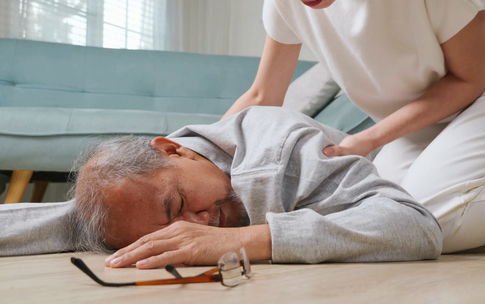 Bác sĩ chỉ cách phân biệt đột quỵ và đột tử để sơ cứu đúng cách