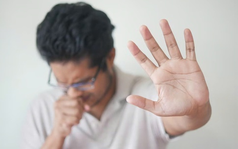 Người nhiễm HIV cần làm gì để phòng tránh lao tái phát?