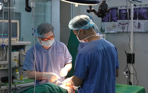 Lần đầu tiên tại Việt Nam, bác sĩ phẫu thuật thành công hai ca bệnh sọ mặt đặc biệt phức tạp