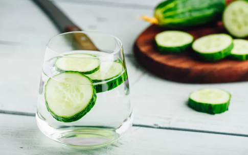 8 nguyên liệu nên thêm vào nước uống hàng ngày gia tăng lợi ích cho sức khỏe