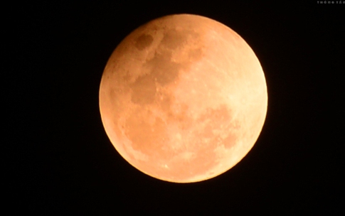 Chiêm ngưỡng khoảnh khắc ‘trăng máu’ đỏ rực bầu trời TP Hồ Chí Minh