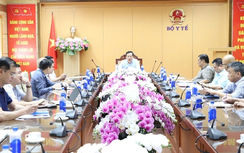 Kiểm tra công trường dự án