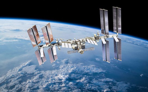 ISS xuất hiện trên bầu trời Hà Nội tối nay, cơ hội quan sát hiếm hoi trạm vũ trụ quốc tế bằng mắt thường