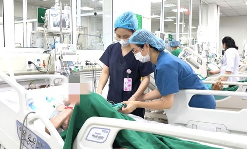 Cụ &#244;ng 90 tuổi nguy kịch sau bữa cơm tối