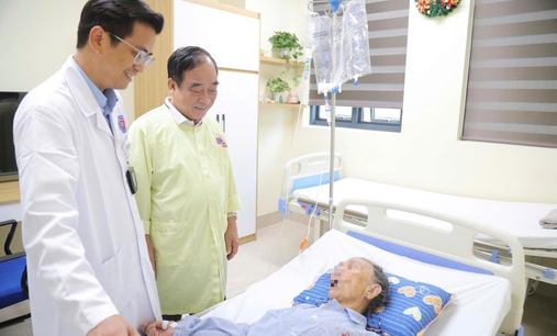 Ph&#225;t hiện bệnh ở tuổi 96, cụ b&#224; quyết t&#226;m điều trị chiến thắng ung thư dạ d&#224;y